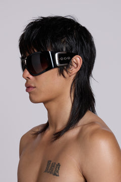 Alva Sunglasses in Black - ONE SIZE / Black
