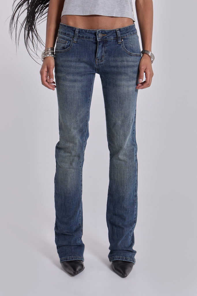 Cassia Cooper Bootcut Jeans in Mid Blue