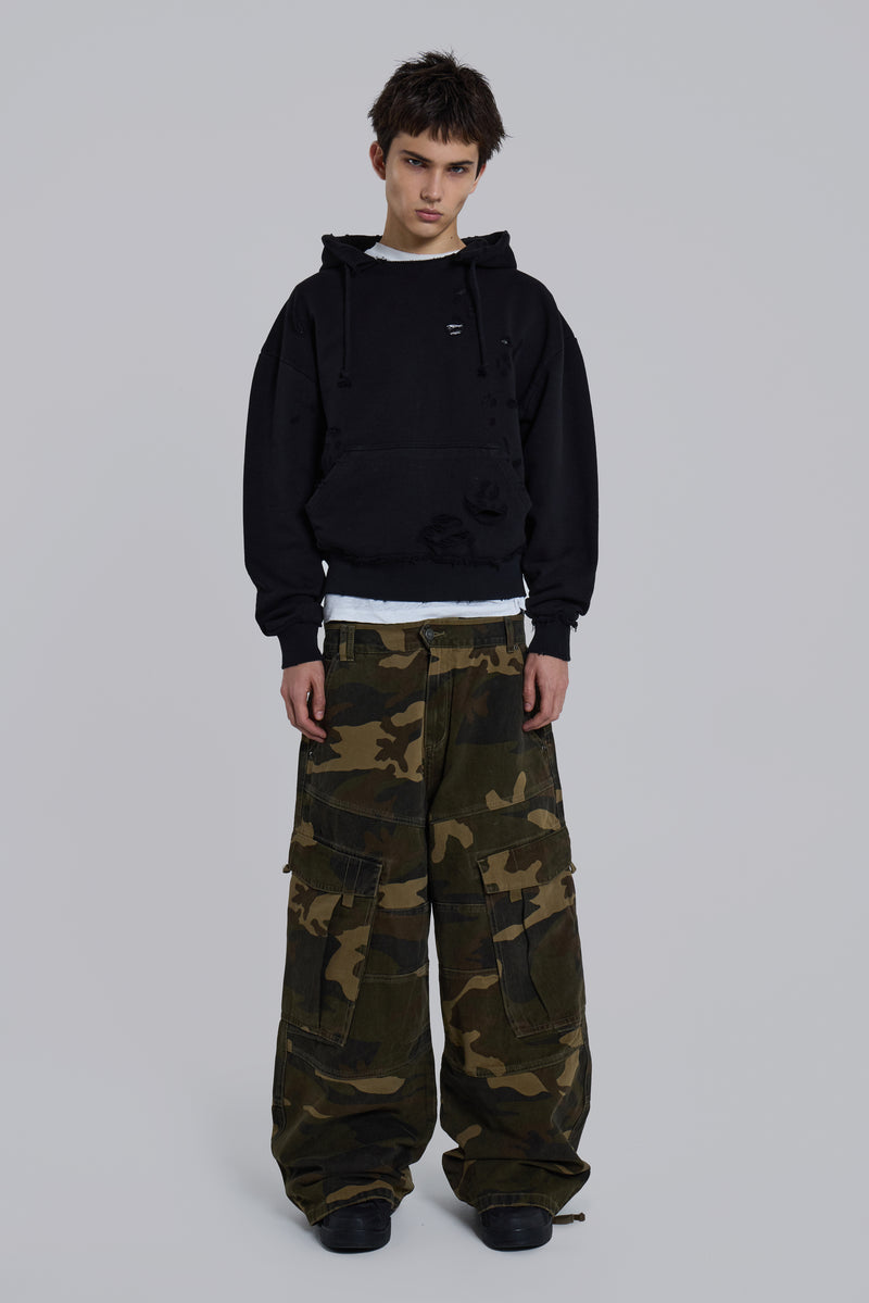 Pullover Bitten Hoodie in Black
