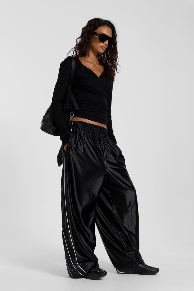 Black Metallic Vapor Joggers – view 1