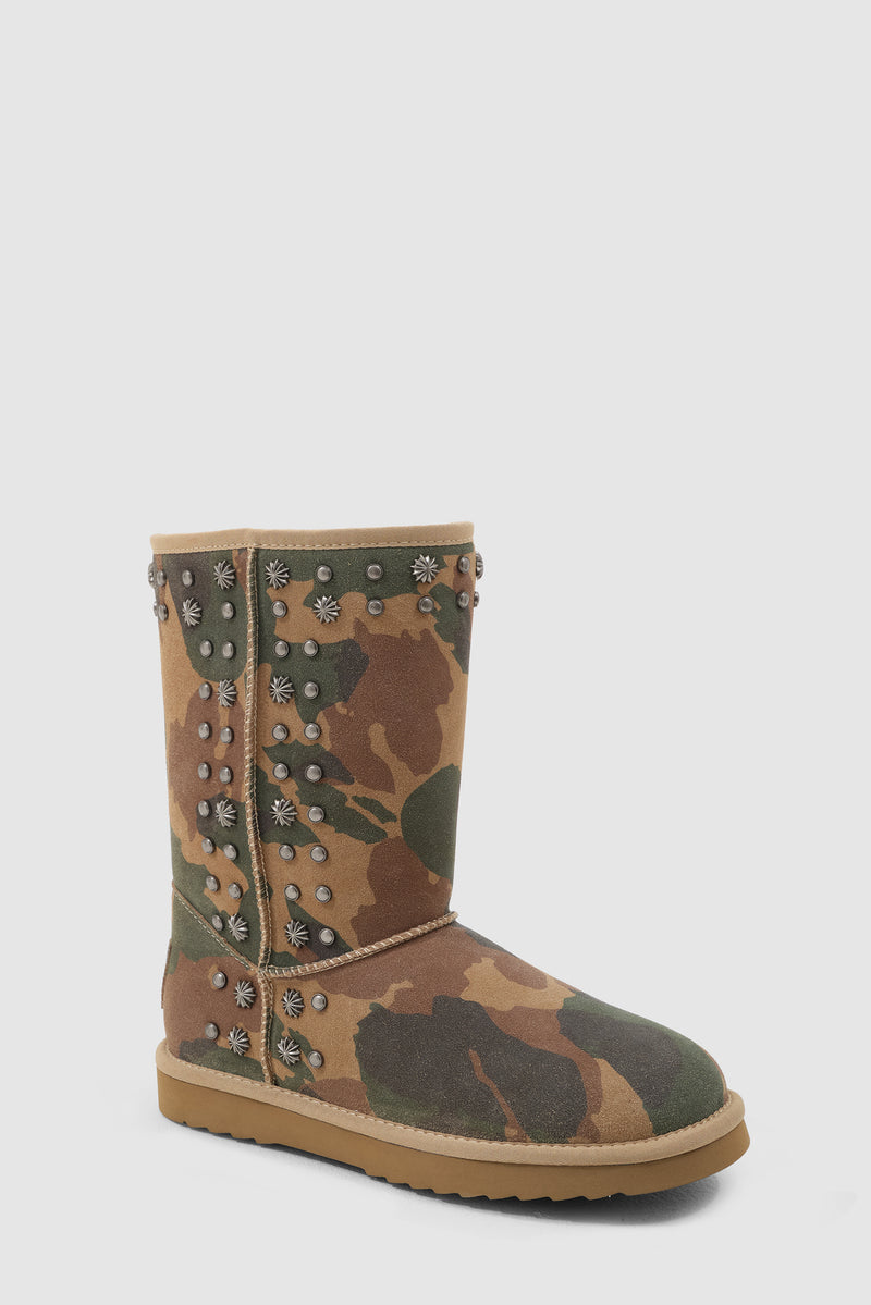 Bolted Stud Shearling Boots in Camo