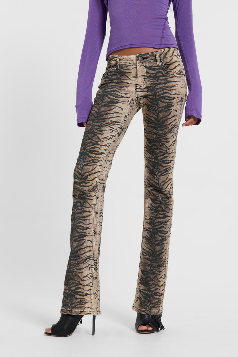 Leona Bootcut Cooper Jeans in Tiger – view 6