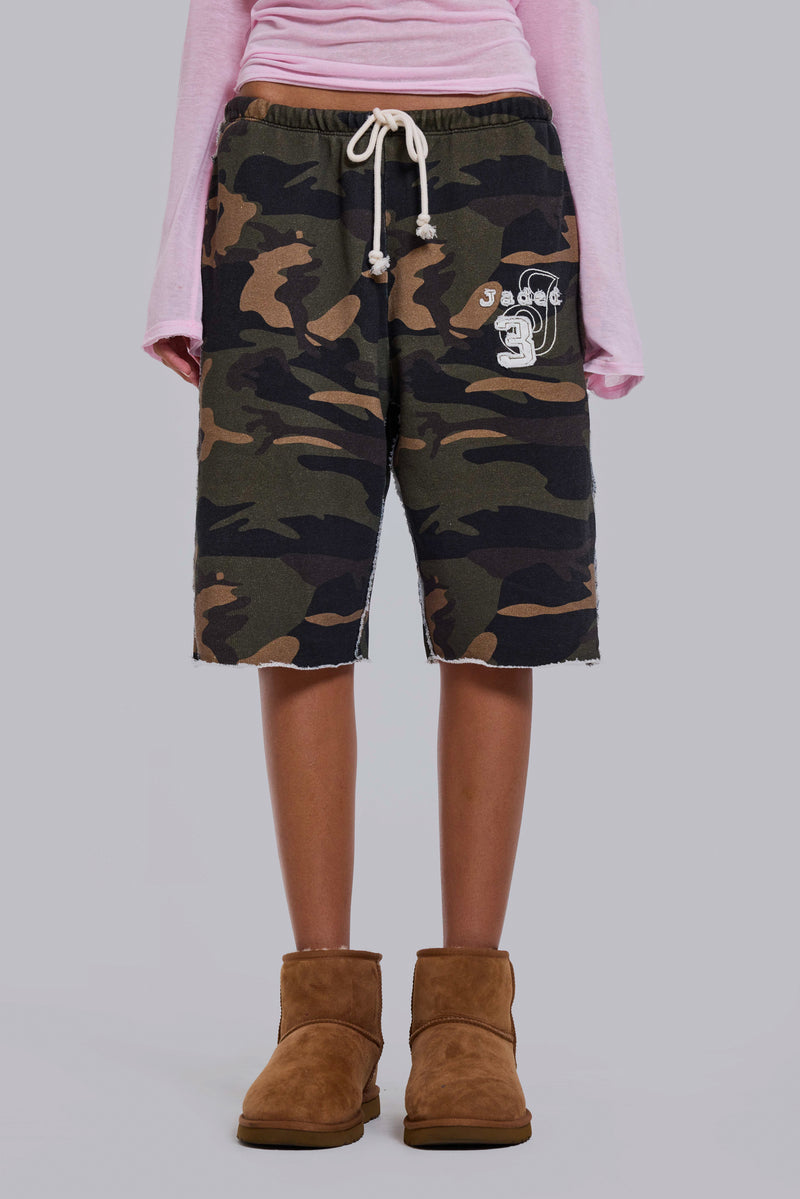 Cleo Slouchy Jogger Shorts in Camo