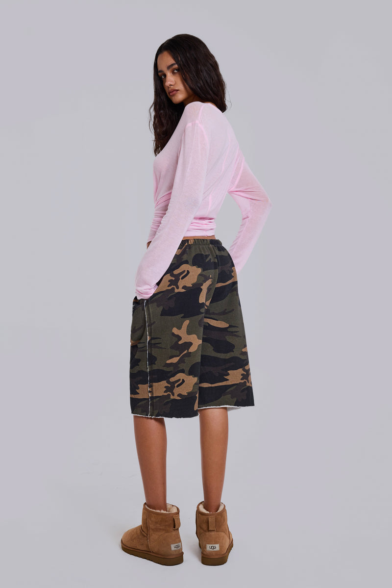 Cleo Slouchy Jogger Shorts in Camo