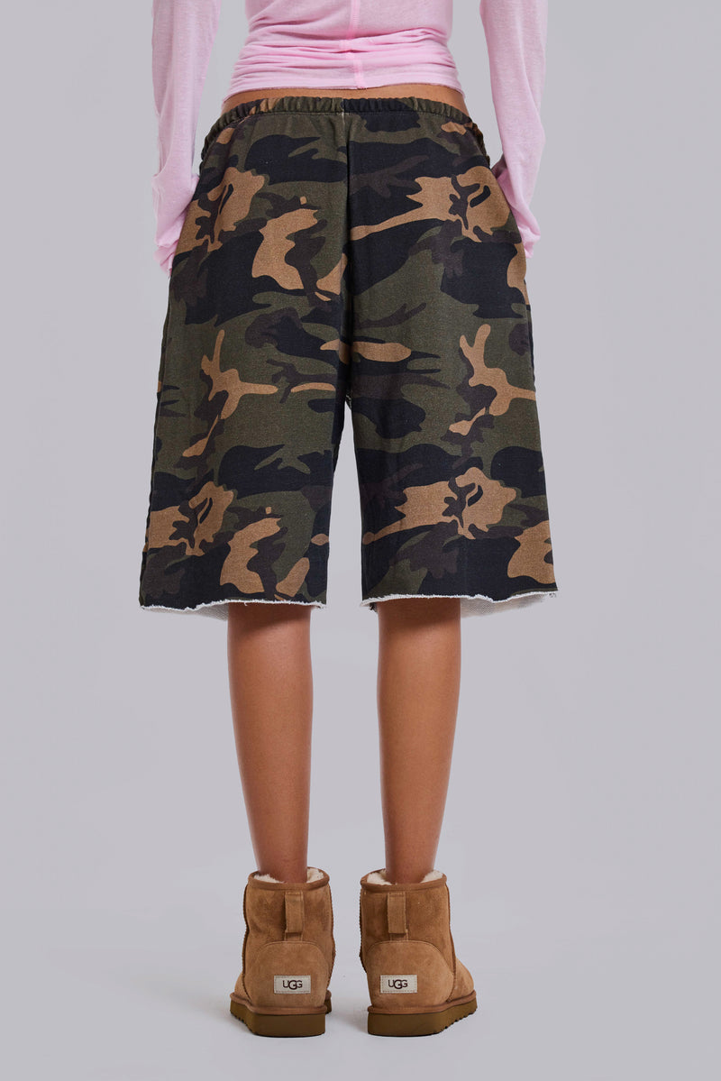 Cleo Slouchy Jogger Shorts in Camo