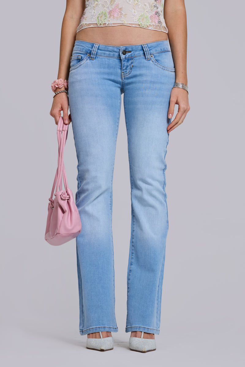 Kelsey Low Rise Slim Fit Bootcut Jeans in Light Wash