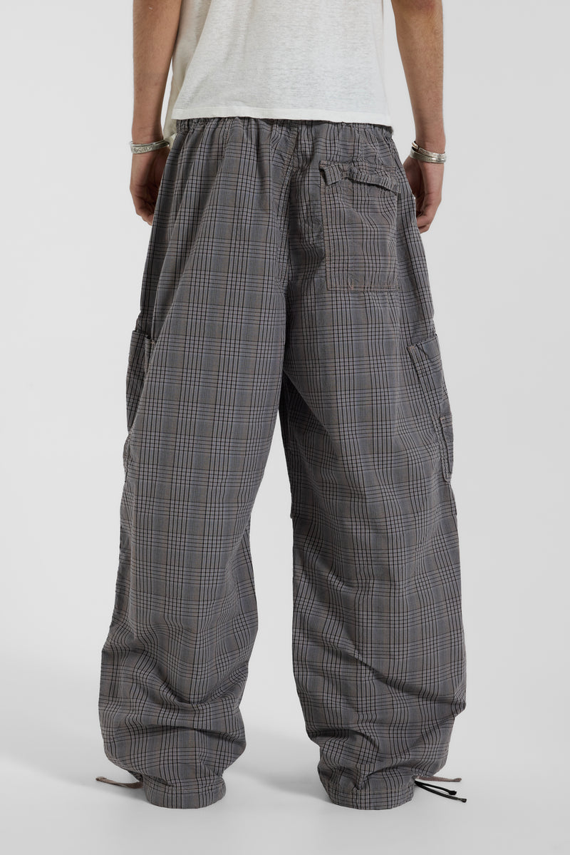 Parachute Pants in Grey Check - JMCP7112_B1